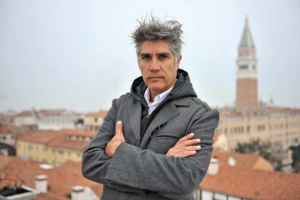 Lien vers la page de Alejandro Aravena